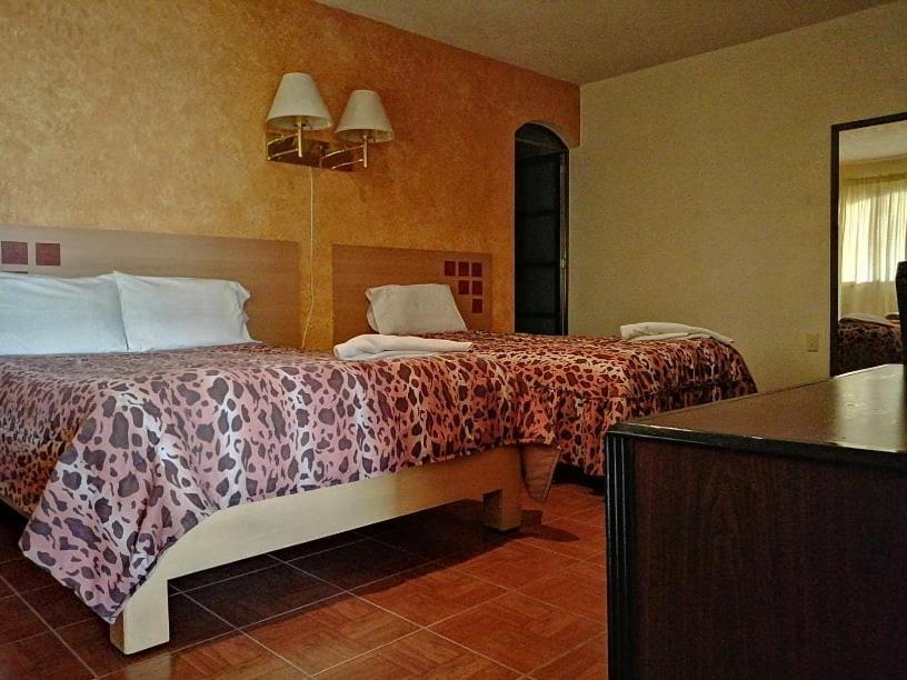 Hotel Real Doxey Tlaxcoapan Exteriör bild